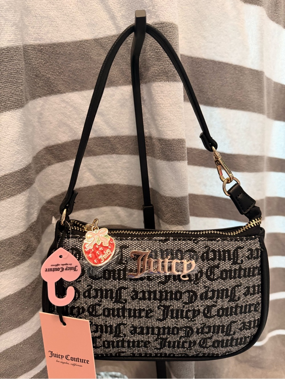 NWT Juicy Couture Black Glitter Logo Shoulder Bag with Pink Charm - Picture 2 of 7